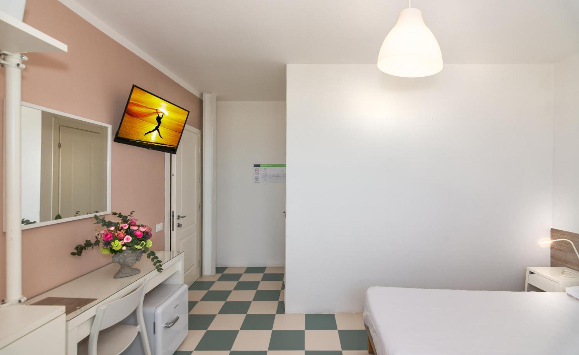 Hotel Happy Marina di Pietrasanta Exterior foto