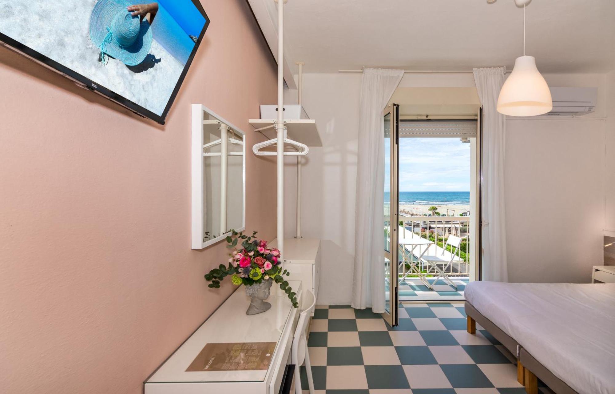 Hotel Happy Marina di Pietrasanta Exterior foto