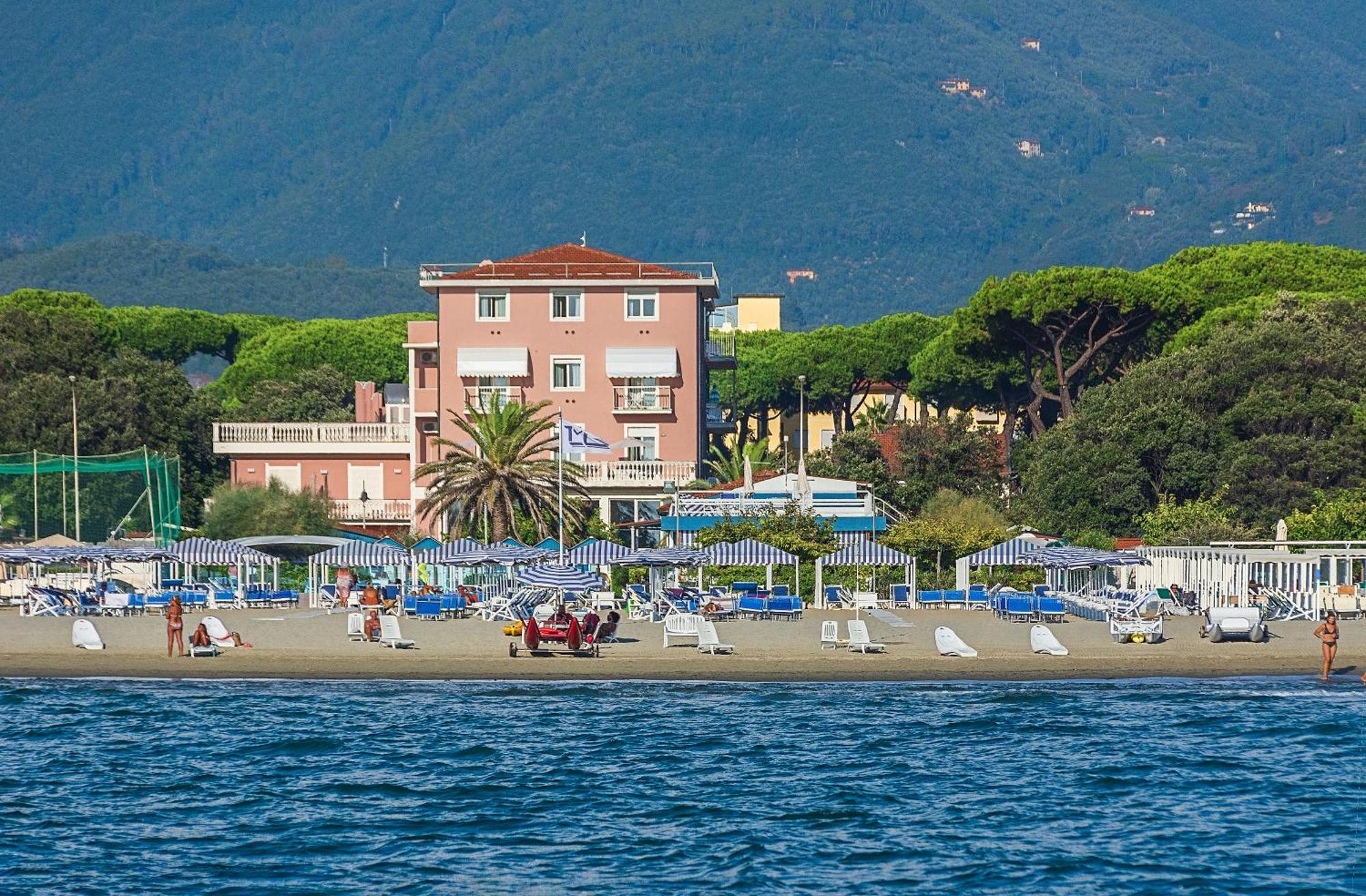 Hotel Happy Marina di Pietrasanta Exterior foto