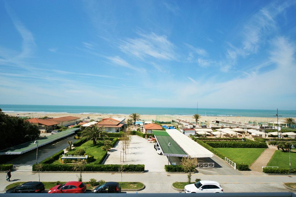 Hotel Happy Marina di Pietrasanta Exterior foto